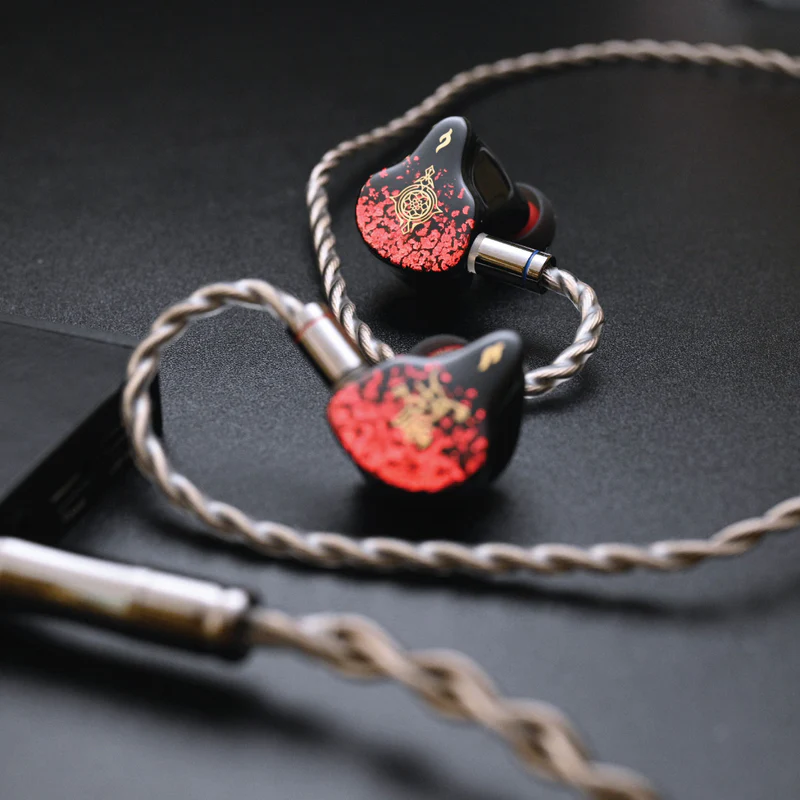 سماعات أذن هجينة متعددة المحرك - مراجعة In Ear Monitor Iem وسعره